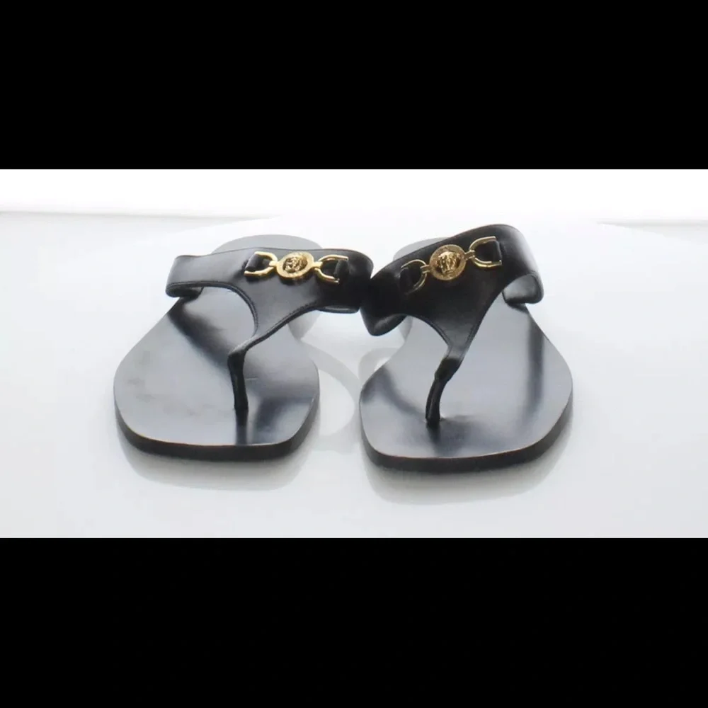 Versace - Picture 4 of 5